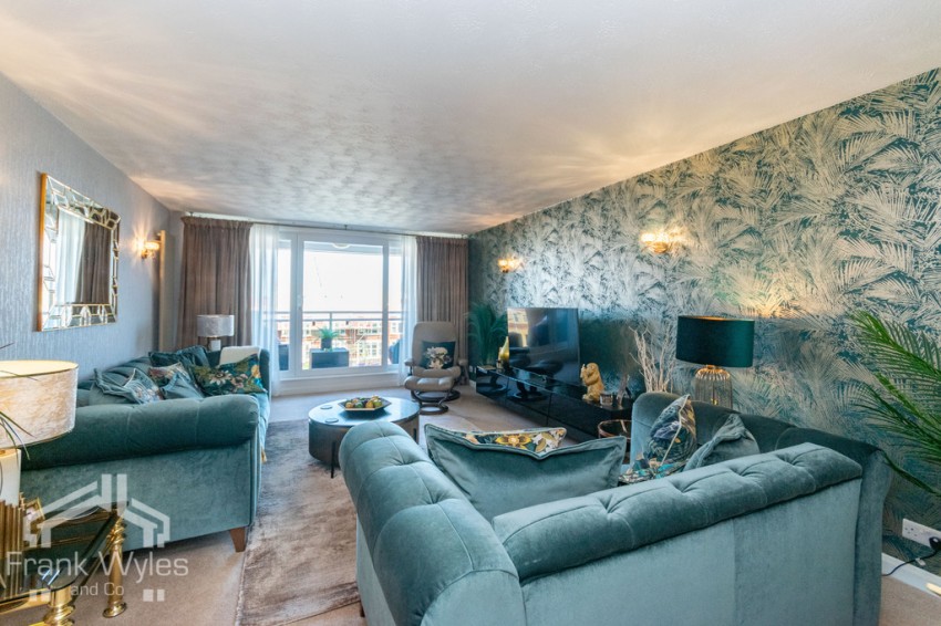 Images for Majestic, Clifton Drive North, FY8 2PH